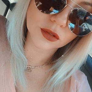 Meet your Posher, Kim